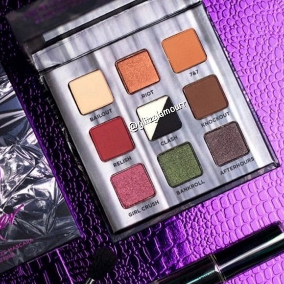 💜Urban Decay 2-Pc. Troublemaker Eyeshadow Palette & Mascara Set💜 - Picture 1 of 4